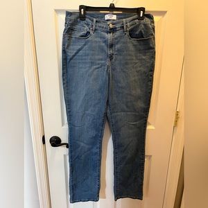NWOT- Womens Denizen jeans by Levi’s. Size 16 Medium (w-33 l-32). Never worn